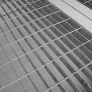 BUY 10FT X 8FT OPEN MESH FLOOR BUNDED STORE AT WWW.HELLOCONTAINERS.COM